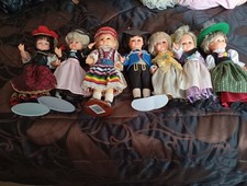 7 Trachten-Sammlerpuppen 30