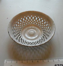 Puppenstubengeschirr -  Brotkorb Rund aus Metall Emailliert weiß