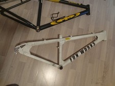 Konvolut 2× 26er Rahmen und Alle Teile Fahrrad Mountainbike