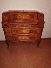  Sekretär im italienischen