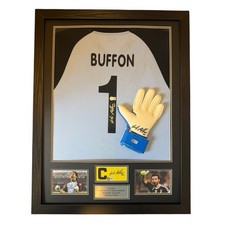 Gianluigi Buffon signiert