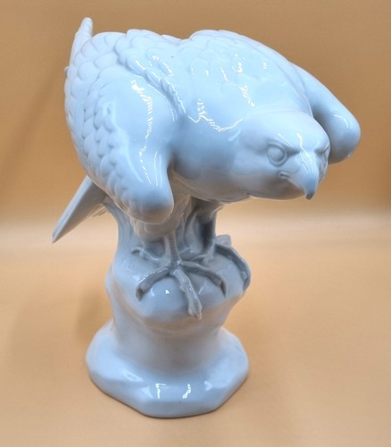 Edel edelfalke porzellanfigur - edelfalke,