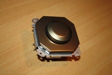 Merten OctoColor Druck Dreh Dimmer 5725 (20-500 VA) mit Abdeckung in bronze