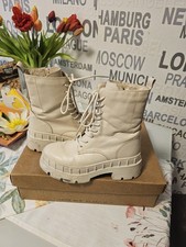 Sehr Modische Stiefel Schöne