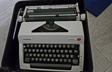 schreibmaschine Olympia  Monica