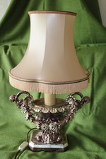 Leuchte Tischlampe Stehlampe Barock, Röckchenschirm (DRIMMER France)