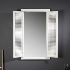 Spiegel mit Fensterladen