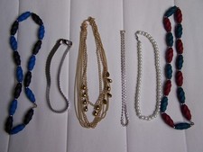 Modeschmuck Halsketten, kurz, 1A Zustand, Konvolut