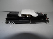 DINKY MATCHBOX CADILLAC ELDORADO SCHWARZ/WEISS MODELLAUTO 1:43 SAMMLER MODELL