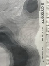 KINNASAND, Deadstock Stoff, Splash, 4,80m, graue Muster auf weißem Grund