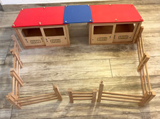 Eichhorn Holzspielzeug Bauernhof Ranch Holzstall Gehege Zaun und Gebäude