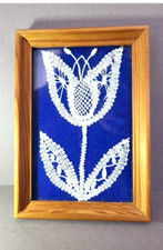 Alte Handarbeit Klöppelarbeit, Bild gerahmt hinter Glas  17cm Blumenmotiv