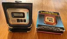 Alter LCD Wallet Reiseuhr 80er Travelling Clock Etui Schwarz Batterie selten OVP