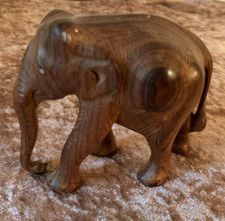 Handgefertigte dekorative Tierfigur aus Holz geschnitzt, Elefant (336)
