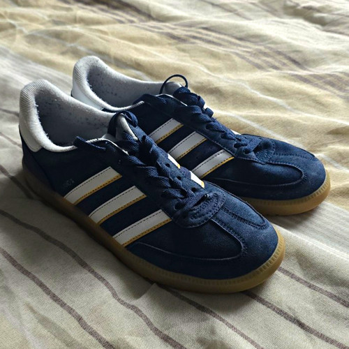 Adidas hand sneaker - 2, top