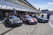 Jochen Schweizer Gutschein Renntaxi-Duo: Mercedes AMG GT-S vs. Porsche 911 GT3