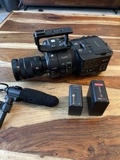 Sony NEX-FS700E + 18–105mm