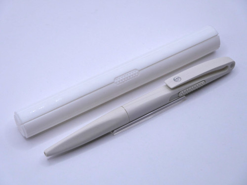 Pelikan colani - pelikan, no.