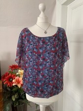 Esprit zarte 2-in-1 Chiffon Bluse Millefleur in Rot/Blau/Navy Flügelärmel Gr. 34