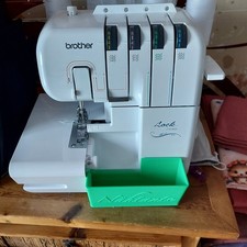 Brother Overlockmaschine 2104 D