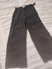 „Kleiderschrank-Update ?✨ Röcke, T-Shirts & Hosen günstig abzugeben!“