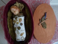 Großes Fatschenkind in Holzschachtel Klosterarbeit Wachs Figur Christkind Jesus