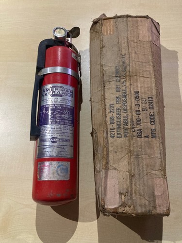 Vintage kleiner feuerlöscher - vintage,