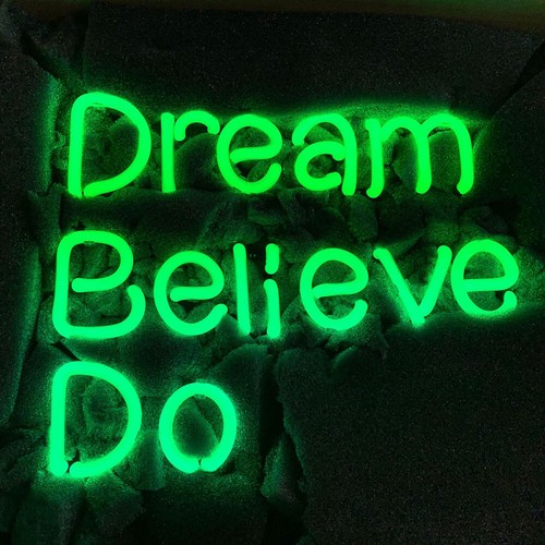 Dream believe do - 14"x9"dream,