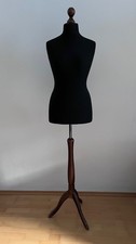 Schneiderpuppe schwarz mit Holzfuß, höhenverstellbar, ca. Gr. 38