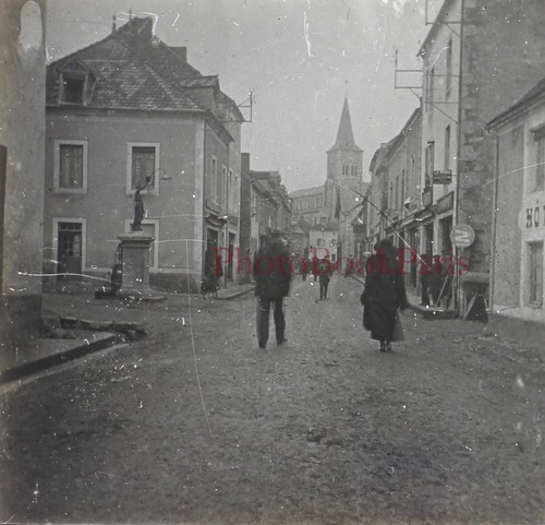 Straße une rathaus - straße,
