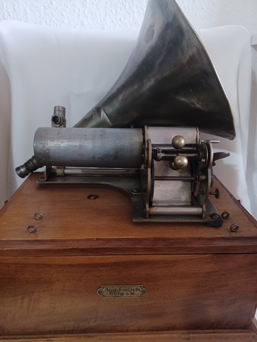 Phonograph aug leilich - ,