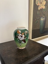 Schaubachkunst Blumenvase Grün Blumen Dekor alte Porzellan Vase Handgemalt