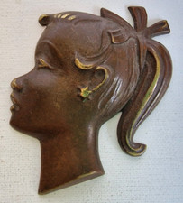 Art Déco Mädchen Kopf Zopf Wand-Deko Relief Messing Bronze-Effekt 1950er Vtg.