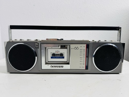 Sanyo x66 portable radio - portable,