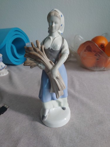 Porzellanfigur gdr frau mit - gdr,