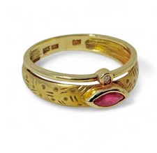 Goldring mit Rubin und Diamant