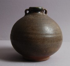 Ein Thai Seladon-Gefäß Sawankhalok Celadon Jar from 15th-16th century