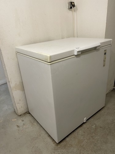 Gefriertruhe/Gefrierschrank