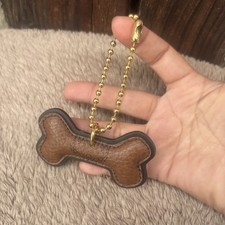 MCM Dog Bone Taschenanhänger