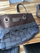 George Gina Lucy Damen