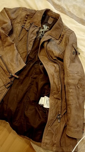 Taillierte braune lederjacke - taillierte,