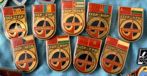 Interkosmos pins abzeichen - 9x,