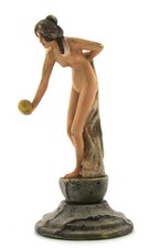 Wiener Bronze Kugelspielerin