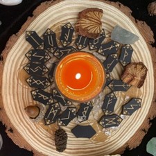 Schwarz Holz Runen Set Altar