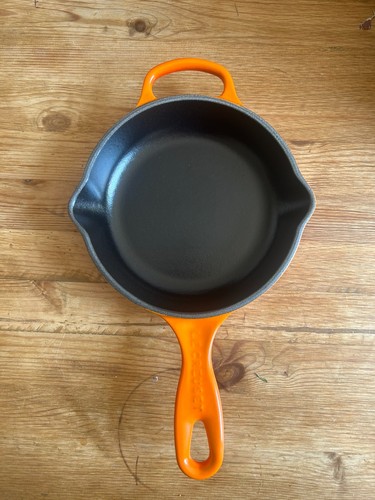 Creuset signature gusseisen - signature,