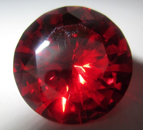 Cubic zirkonia granat - m,,