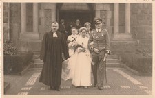 Foto AK 2 WK Soldat mit Braut