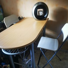 Hoher Küchentisch mit 2