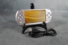 Sony PSP 2000 Slim & Lite Ice Silver Handheld-Spielkonsole, Silver Edition