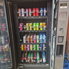 Getränke / Dosen / Flaschen